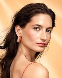 Suzanne Diaz's Instagram, Twitter & Facebook