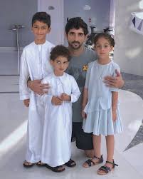 Group Fazza قروب فزاع On Instagram Faz3 Saturday 2019 05 25 السبت سمو الشيخ حمدان Flower Girl Dresses Bridesmaid Dresses Girls Dresses