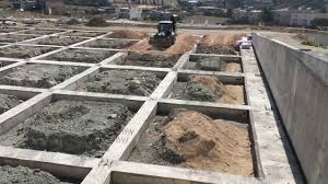 Aplikasyon tutanağı esas alınmak üzere, 1/200 veya 1/500 ölçeğinde hazırlanmış olmalı, bina ve müştemilatlarını toplu olarak gösteren, yol kotuna göre gerekli kotlar ile arsanın bina. Temel Dolgusu