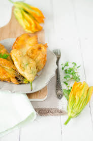 Beignets De Fleurs De Courgettes Recette A Base De Courgette Recette Avec Courgette Beignet Fleur De Courgette