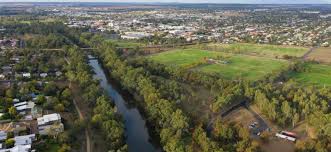 The nearest city, orange, is about 144 km (89 mi) away.dubbo is located roughly 275 m (902 ft) above sea level, 303 km (188 mi. Dubbo Australia Odyssey Traveller