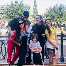Soleil moon frye poet sienna rose goldbergjason goldberg poet sienna rose goldbergpoet sienna rose goldberg Soleil Moon Frye Und Jason Goldberg Trennten Sich Nach 22 Jahren Ehe Und Vier Kindern Zusammen Aktuelle Boulevard Nachrichten Und Fotogalerien Zu Stars Sternchen