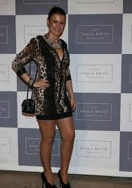Elma aveiro, sestra slavnog nogometaša christiana ronalda pokazala je sve svoje čari skinuvši se za magazin hot za siječanjsko izdanje. Cristiano Ronaldo Irina Shayk And Death Entertainment Emirates24 7