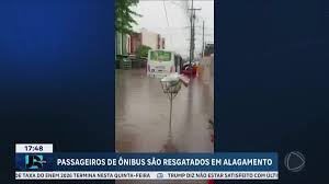 Chuvas deixam mais de 200 cidades da Paraíba em alerta e provocam alagamentos em João Pessoa