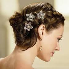 Some techniques you might like to try are simple things like ruffling, finger drying, and scrunch drying. 14 Best Indian Bridal Hairstyles For Short Hair Photos Tips