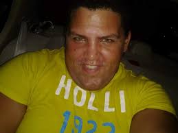 MI HIJO HERMOSO DARRYL VELEZ ME REGALO ESAS ROSAS DIOS ME LO BENDIGA MUCHO  ME ENCANTA VERLO BIEN DE SALUD Y AGRADEZCO A DIOS POR TENERLO Y QUE ESTE  BIEN