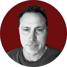 Thomas Tapp's Instagram, Twitter & Facebook