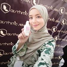 A member of the united malays national organisation (umno) party in malaysia's governing barisan nasional coalition, he is a. Pin By Haikal Nasrul On Mira White Aesthetic Actors Actresses Actresses