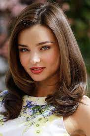 Mila kunis has known about heterochromia since she was a child: Brunette Celebrities Celebs With Brown Hair