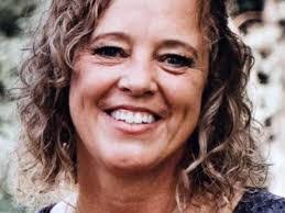 Diane Studer's Instagram, Twitter & Facebook