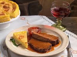 St Magdalener Schmorbraten Rezept In 2020 Schmorbraten Braten Lebensmittel Essen