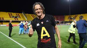 Neben den grunddaten werden, wenn vorhanden, auch informationen zur anschrift, anfahrt, besonderheiten, den preisen im stadion und den namensrechten angegeben. Benevento Calcio Erster Aufsteiger In Die Serie A Kommt Nun Andre Schurrle Goal Com