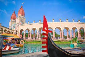 Club bali kota bunga is at the highest point in kota bunga estate. Little Venice Di Kota Bunga Cipanas Destinasi Hits Yang Keren Abis