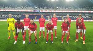 É uma das secções do clube ecléctico sport lisboa e benfica. Bis De Nycole Da Vitoria Ao Benfica Sobre Sporting De Braga Na Liga Feminina