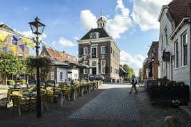 Tijdens de watersnood van 1809 en de stormvloed van 1820 boden de vestingwallen bescherming tegen het hoge water. Vestingstad In Schoonhoven