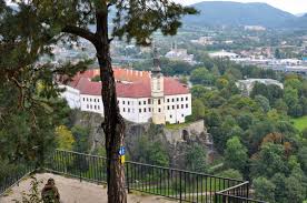 Přírodní krásy děčínska jsou totiž svým rozsahem a charakterem neopakovatelné. Decinsky Zamek Decin Ceske Svycarsko Regiontourist Cz