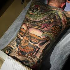Một yakuza nữ tại nhật bản khoe hình xăm trên lưng. Hinh XÄƒm Phong Thuá»· Irezumi Ä'á»‰nh Cao Nghá»‡ Thuáº­t Xá»© Phu Tang