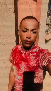 Hey im straight boy hrny let's try new things