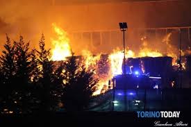 290 annunci di via washington milano: Incendio Alla Benassi Ambiente Di Via Sibona A Grugliasco 11 Gennaio 2020