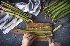 Toss to coat the spears, then sprinkle with parmesan cheese, garlic, salt, and pepper. How To Tell If Asparagus Is Bad Definitive Guide Medmunch