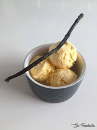 Glace Vanille Cetogene Attention Au Choix Du Sucrant Prenez Un Substitut Keto Voici Une Recette De Glace Toute Sim Glace Vanille Keto Dessert Recette Glace