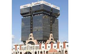 Tomas taveira's flamboyant architecture first emerged in portugal in the 1970s and 80s, capturing the new found freedom of a nation following the end of dictatorship in 1974. O Que E Feito Do Polemico Tomas Taveira Nacional Flash
