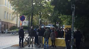 In halle an der saale hat im april 2017 die identitäre bewegung ein hausprojekt bezogen. Infostande Der Identitaren Bewegung Kontra Kultur In Halle Ramba Zamba