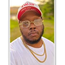 40 huh!? I woke up yesterday thinking man I can't even joke with my old  heads bout being old anymore!😩🤣 I'm just thankful for everything God has  kept me these 40 years