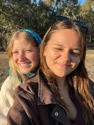 LOOKING FOR JOB!!! We, Alice and Casandra, are looking for work starting at  the beginning of January, preferably long-term. We are interested in farm  work, packing, warehouse, or cleaning jobs (it would