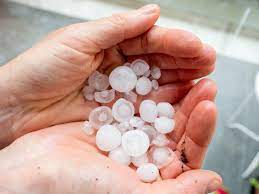 In österreich haben unwetter mit gewaltigen hagelkörnern zahlreiche gebäude und autos beschädigt. Rund 100 Einsatze Der Wiener Berufsfeuerwehr Nach Gewitter Wien Aktuell Vienna At