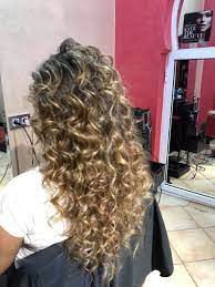 Voilà maintenant qu'un nouveau nom vient. Balayage Cheveux Boucles Elegance Coiffure Tanger Facebook