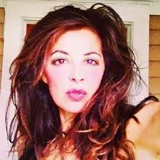 Diana Hackworth's Instagram, Twitter & Facebook