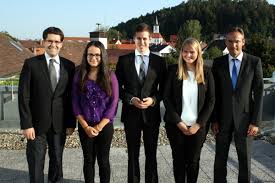 Das Starke Herz Schwabens Raiffeisenbank Ist Attraktiver Ausbilder Raiffeisenbank Schwaben Mitte Eg