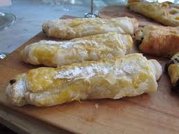 Sabah Kahvesine Eslik Edecek Kus Uzumlu Citir Citir Bir Tat Cornetto Uva Passa Goruntuler Ile Atistirmaliklar Pasta Kahve