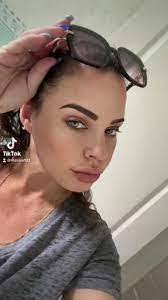 Leslie Dube's Instagram, Twitter & Facebook