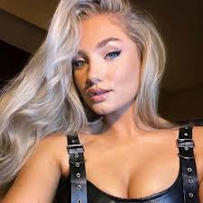 Eileen Robles (@eileenrobles__)