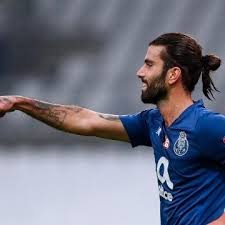 Sérgio miguel relvas de oliveira (born 2 june 1992) is a portuguese footballer who plays for fc porto and the portuguese national team as an attacking midfielder. Champions League Gol De Sergio Oliveira En El Juventus Vs Fc Porto Video Soy Futbol