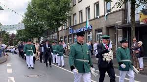 Olper Schutzenfest Videos Vom Dreifachzug Und Vom Einmarsch Olpe