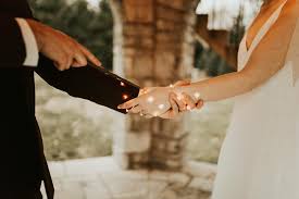 Wie der tag ablaufen wird, zeigt die große so sieht der zeitplan des kensington palace für die hochzeit von prinz harry und meghan markle aus. Harry Potter Styled Shoot Harry Potter Hochzeit Harry Potter Thema Hochzeit