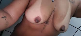 Morena mineira gostosa caiu na net em fotos amadoras pelada - Porno Carioca