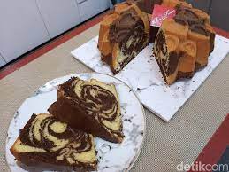 Segera nikmati nasi gorengmu selagi hangat biar terasa nikmatnya. Resep Marmer Cake Super Lembut Ala Thomaz Law