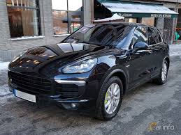 The turbo s e hybrid is slower and much much heavier than the standard fair turbo due to hybrid. Porsche Cayenne Type 92a Facelift