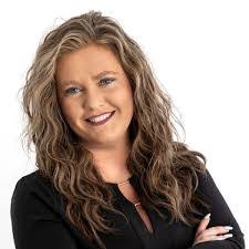 Candice Gray's Instagram, Twitter & Facebook