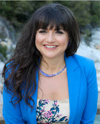 Darlene Weiss's Instagram, Twitter & Facebook