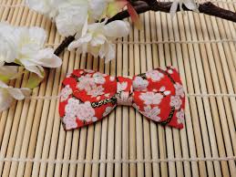 Barrette cheveux en forme de nœud rouge et blanche (motifs branches de  sakura) – L'atelier Miewl