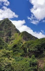 Entrance is free for hawaii residents, $5 per vehicle for visitors and the park is open daily from 7am to 7pm. Iao Valley State Park Iaostatenationalvalley Maui Hawai Flickr