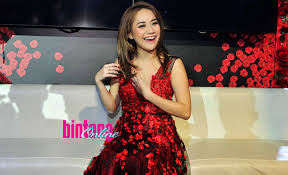 Download lagu bunga citra lestari songs mp3 dapat kamu download secara gratis di metrolagu. Lirik Lagu Bunga Citra Lestari Wanita Terbahagia Tabloidbintang Com