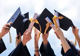 Karena di usiamu yang baru 21 tahun, kamu telah meniti dunia nyata, dunia yang sesungguhnya. 100 Ucapan Selamat Wisuda Terlengkap Untuk Pacar Sahabat Teman