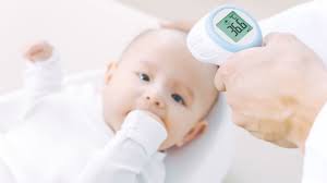 Harvey juga menyarankan agar orang tua tidak memakaikan topi pada bayi, kecuali memang disarankan oleh dokter atau bidan dalam kondisi tertentu. Kepala Bayi Panas Tapi Tidak Demam Ini 5 Penyebabnya