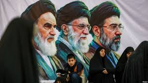 گفت‌وگو با مجتبی نجفی؛ رهبر «غایب» جمهوری اسلامی در دوران «آتش‌بس برزخی»